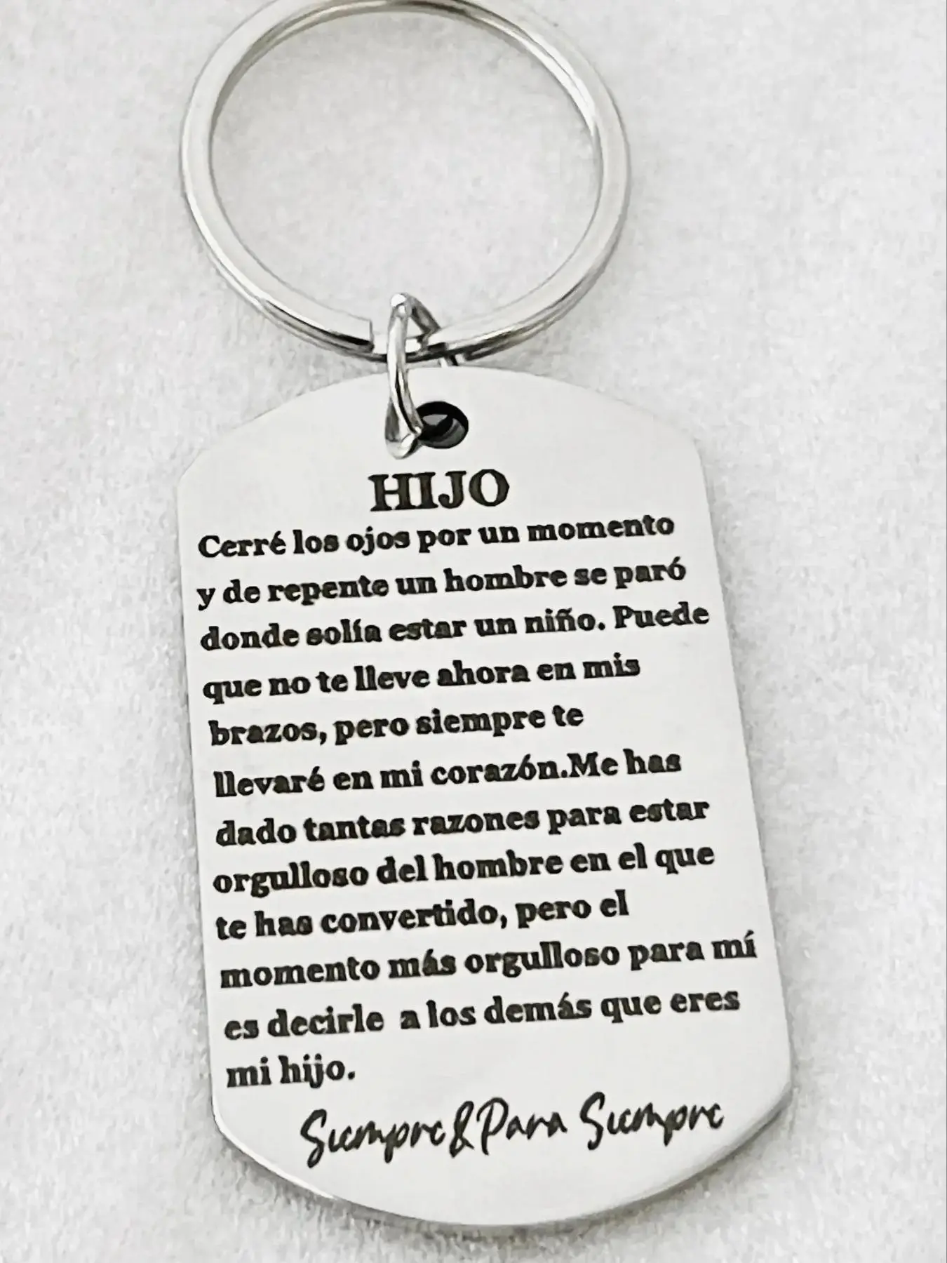 1 personalized design stainless steel keychain accessories for both men and women - perfect gift, birthday gift To give to family members
