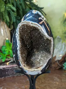 1pc Black Agate Druzy Geode Crystal Cluster Egg - Bohemian Style Geode with Polished Crystal Formations, Gradient Blue to Black Marbling, Metallicovic Texture, DIY Craft Project for Home Decor, Unique Gift for Valentine's Day, Graduation,Easter.