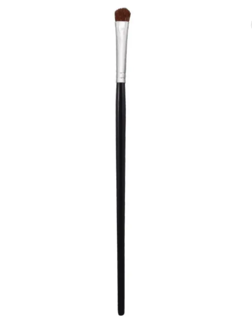 Morphe M210 Small Chisel Fluff Brush