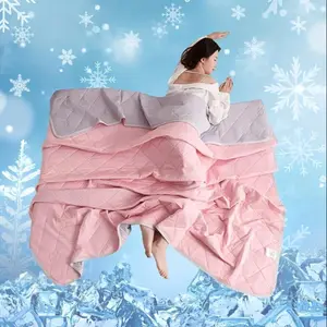 Summer Cooling Blanket, Soft and Comfortable Thin Fabric Summer Blankets, Moisture-Wicking and Breathable, Skin Friendly Blanket, Lightweight Quilt for Bedroom and Guest Room