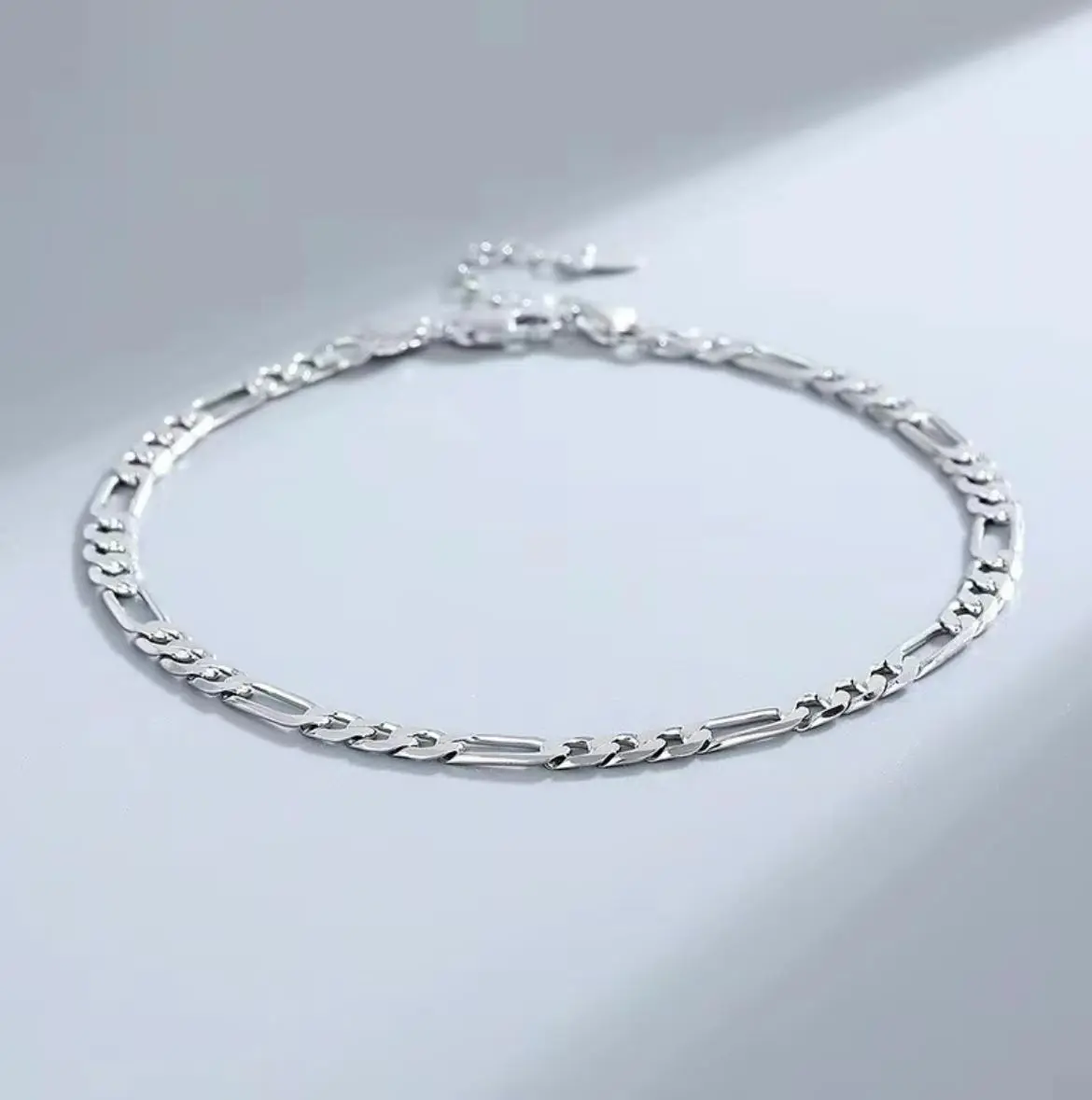 Women's Silver-Tone Figaro Chain Anklet - Adjustable with Extender Chain, Minimalist Lightweight Non Tarnish Mixed Links Casual Jewelry, Elegant Accessory for Summer Beach, Fashion Chic Accessories