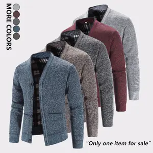 Men's V-neck knit sweater for autumn and winter, classic street style slim-fit long-sleeve jacket, stylish retro-inspired fleece-lined warm buttoned cardigan, suitable for everyday commuting and outdoor activities.
