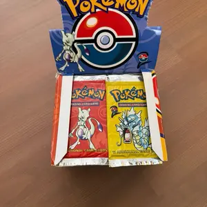 Base set 2 Pokémon booster box