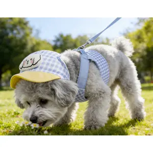 1 set of dog leash with a hood, adjustable and washable, suitable for small/medium-sized dogs and cats shaped harness/The complete outfit makes travel particularly stylish, and the matching hat makes the overall look more coordinated. poppy collar gift