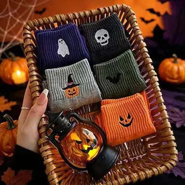 Viral Cute Halloween Socks for Women, 5 Pairs Cozy Novelty Crew Socks Set, Embroidered Pumpkin Ghost Skull Witch Bat Pattern  Socks, Soft Stretch Breathable r Socks for Daily Outfit, Halloween Costume Party, Office Work, School & Holiday Gift