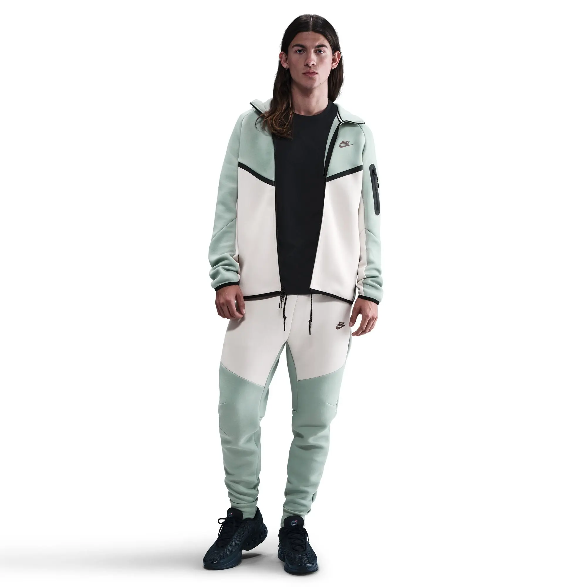 NIKE Men's Sweatshirt, Tech Fleece Windrunner Full-Zip Hoodie with Long Sleeves and Zippered Pocket, Sweatshirts, Cotton, Utility, Zip Up Hoodie, Men’s Clothes, Chevron, Taped Chevrons, Standard Fit, Cotton Blend, Tops, Menswear, Hem