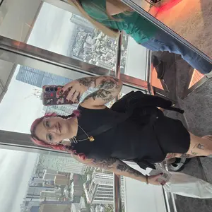 Sporty Women's Solid Color 2-IN-1 Tie Front Wrap Sports Dress, Sport Sleeveless Round Neck Short Dress for Tennis Gym Workout, Ladies Sportswear for All Seasons