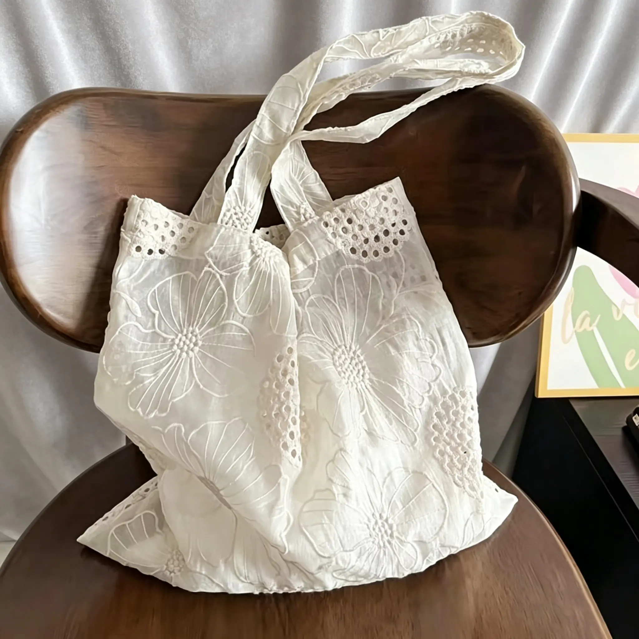 French-style artistic heavy-duty hollowed-out embroidered shoulder bag, fabric bag, gentle and romantic women's bag, semi-transparent bag.
