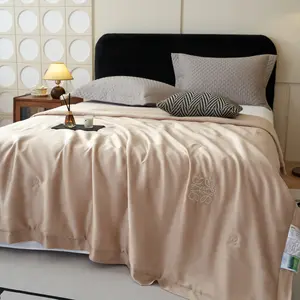 The Breeze Quilt | HOMYO Silky-Smooth Cooling Summer Lightweight Breathable Embroidered Quilt