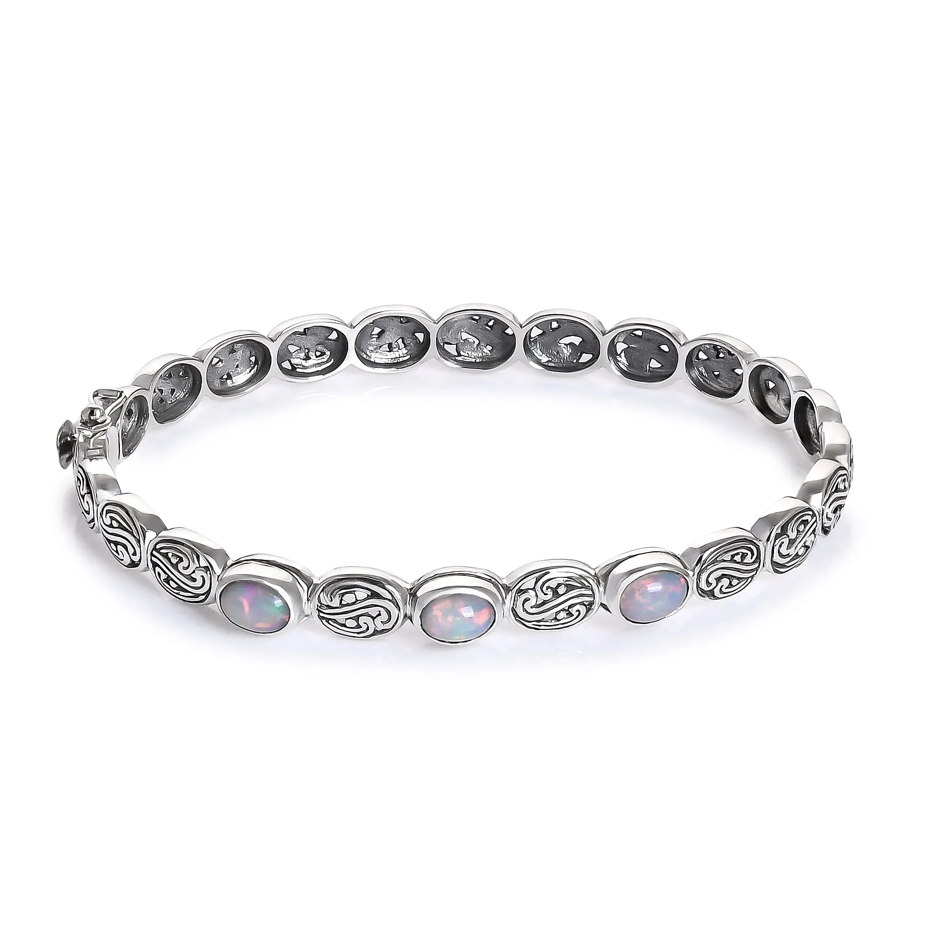 D'Joy Bali Legacy Ethiopian Welo Opal 1.50 ctw Bangle Bracelet in Sterling Silver (7.25 In)