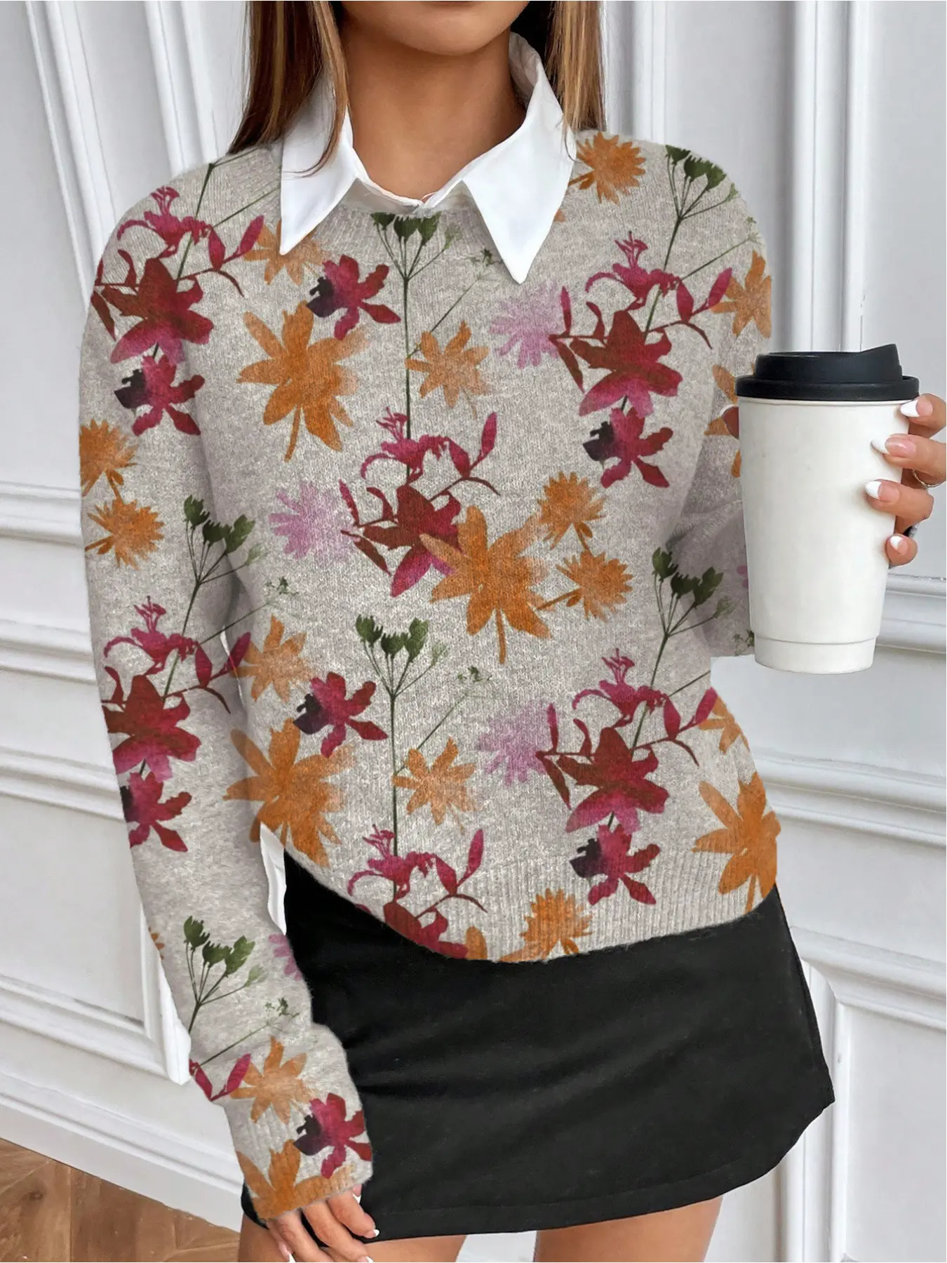 Relaxed style round-neck color-block leaf-print long-sleeved knit sweater, suitable for autumn and winter seasons. It is both casual and elegant, and can be worn for commuting, layered or worn alone.