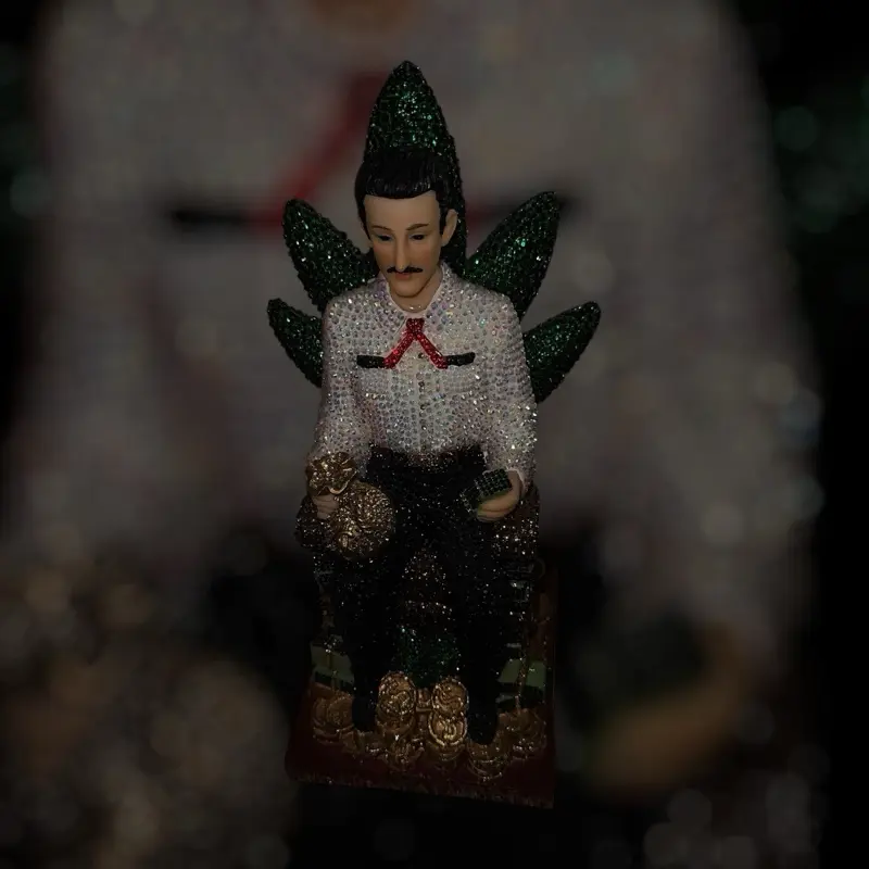 9-Inch Rhinestone-Embedded Silicone Jesús Malverde Statue, Religious Ornaments with Decorative Base, Gift-Boxed Religious Home Decor for Indoor Good Faith Display