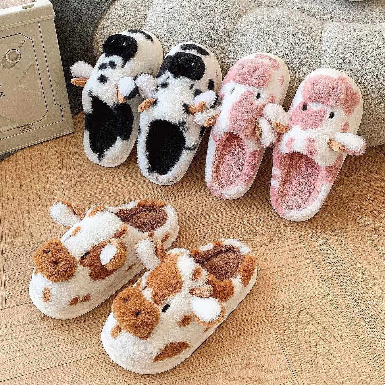 Unisex 3D Cow Animal Pattern House Slides, Cotton Upper, Fluffy Look, Warm Fleece-Lined, Non-Slip Winter Indoor Wear Sports Footwear, Slip-On Fit, Slippers For Women