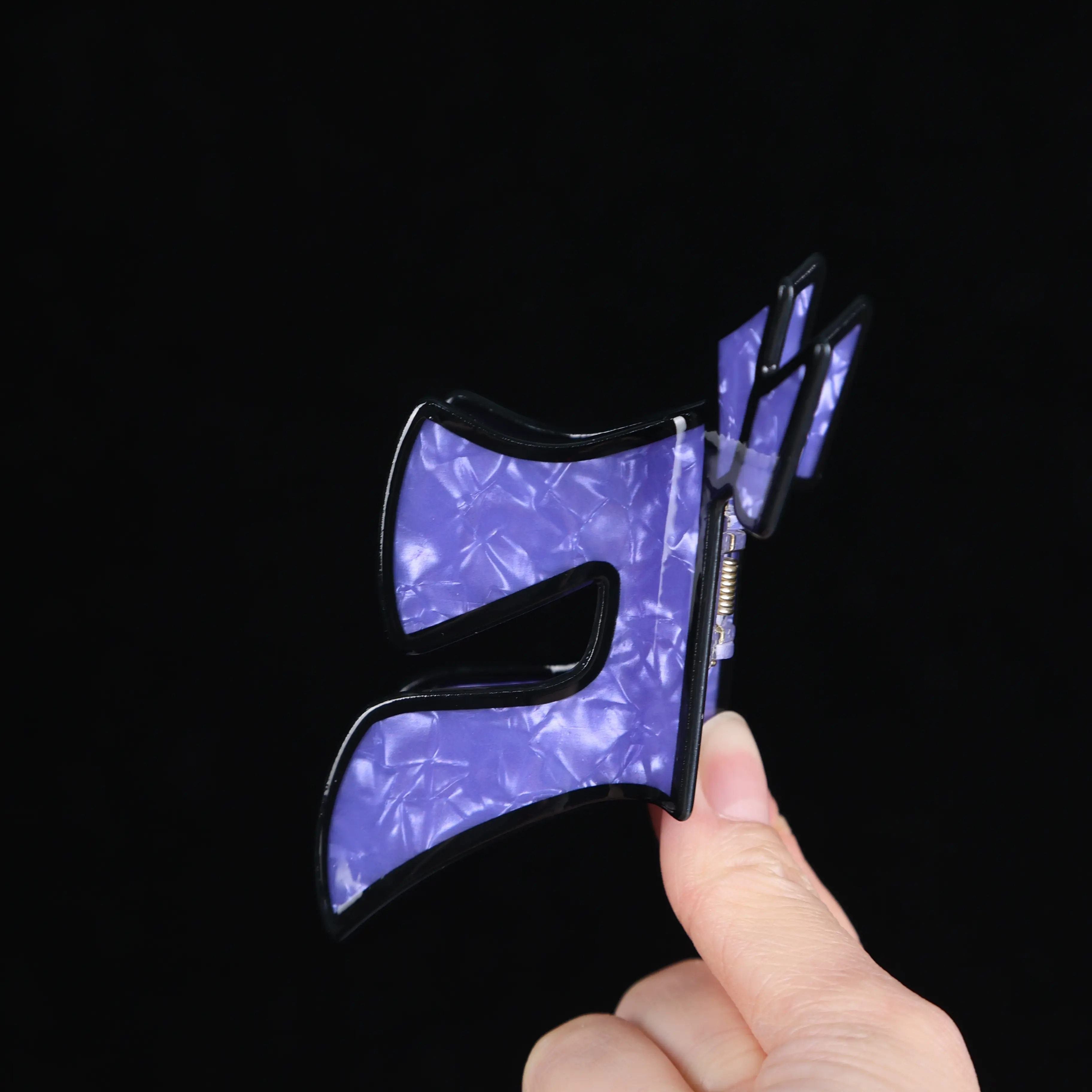 JoJo Bizarre Adventure Themed Plastic Acetate Claw Clip - Daily/Everyday Anime Fan Hair Accessory for Commute, Anime Conventions (Toys & Hobbies - Educational Detective & Spy Accent)