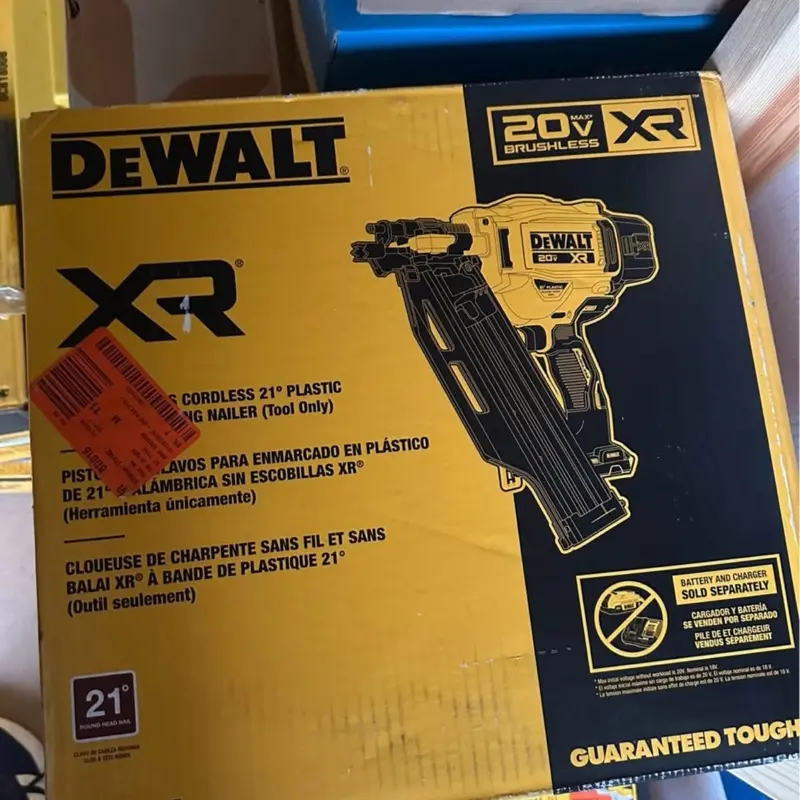 DeWalt 20V XR 21° Plastic Collated Framing Nailer DCN920B