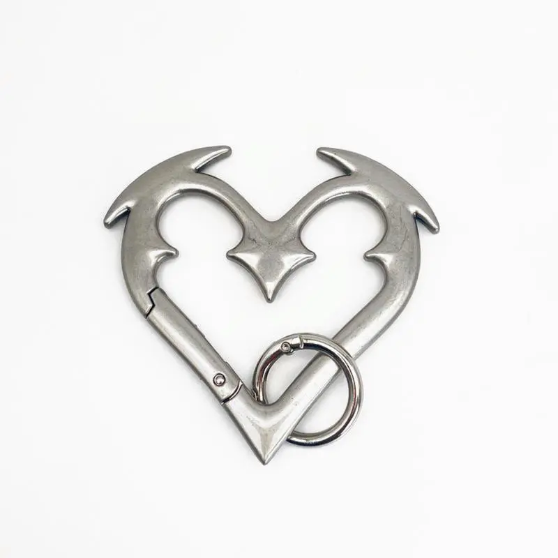 Aeropostale Gothic Heart Carabiner Keychain - Durable Metallic Zinc Alloy, Unisex Gothic Design, Bold Statement, Secure Clip Fashion Accessory for Daily Keys, Bags (Sports & Outdoor Equipment), Secure Clasp, Secure Clamp