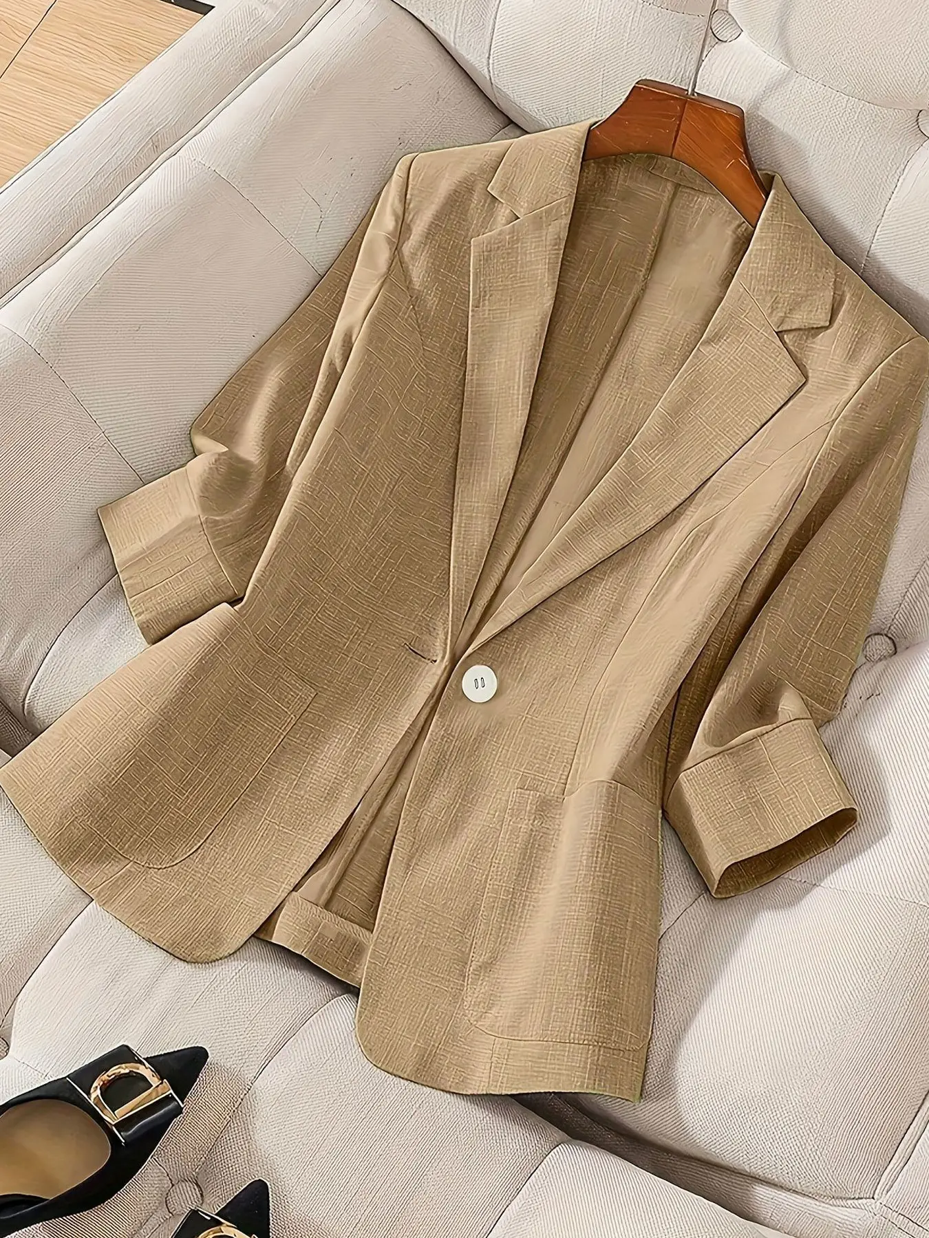 A women's solid color fashionable lightweight elegant high-end three-quarter sleeve fitted blazer, suitable for essential business attire clothes, Formal Attire, spring and summer, ideal for commuting and daily wear, Formal Commuter Workwear, Womenswear