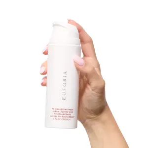 Euforia Gentle Daily Cleanser with Lactic Acid & Pre Probiotics for Intimate Hygiene 5 fl oz pH Balancing Wash