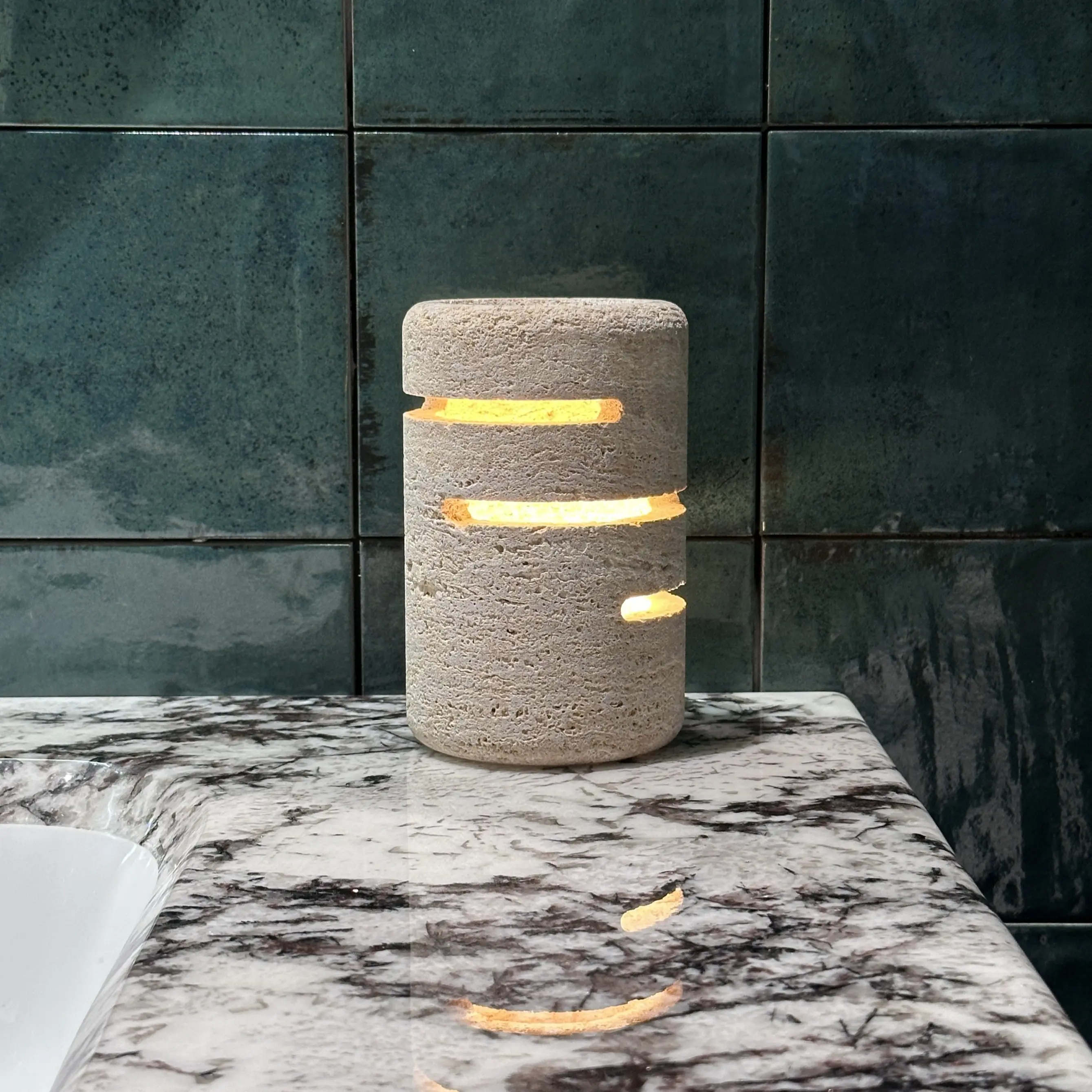Marmor Roman Travertine Marble Table Lamp, Rechargeable Cordless LED Touch Lamp, 3-Level Dimming, USB-C Portable Bedside Night Light, Warm Ambient Lighting for Bedroom & Home Decor