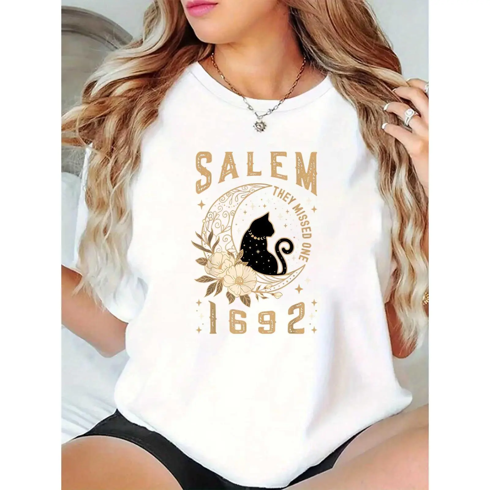 Women's 100% Cotton Short-Sleeve Crew Neck Lightweight Breathable Comfortable Loose-Fitting Machine Washable T-Shirt - Salem 1692 Black Cat Moon Floral Graphic Witchy Cat Lover Top for Halloween Party & Casual Wear