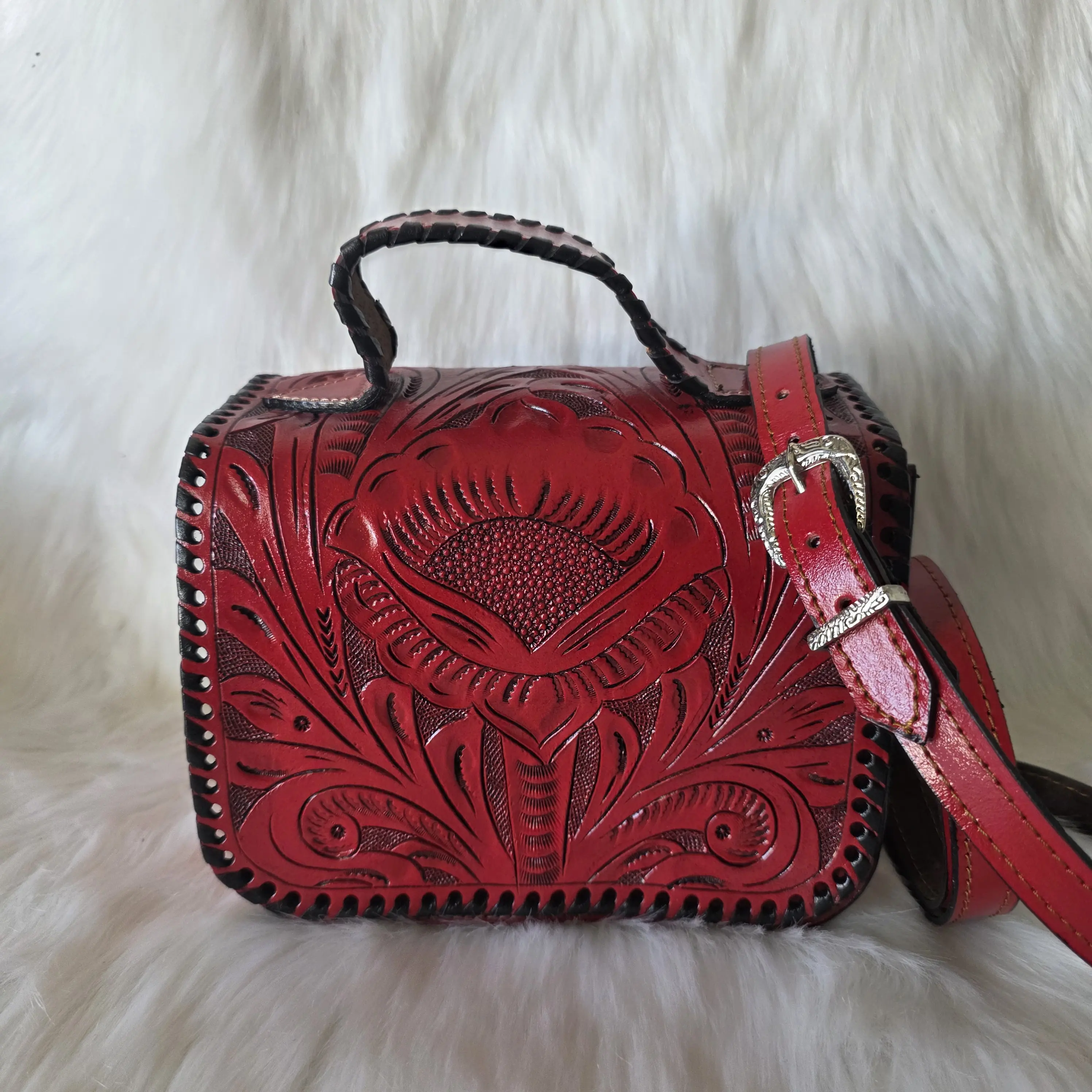 Itzel crossbody bag with matching wallet