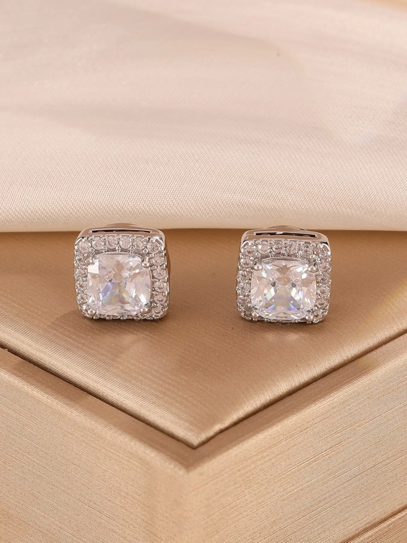 Hiphop Square Earrings, Copper Zircon Magnetic Studs, Unisex Ear Cuffs, Non Piercing Earrings, Daily Jewelry, Stylish Jewelry, Couple Accessories, Small and Delicate Design, Elegant Minimalist Earrings