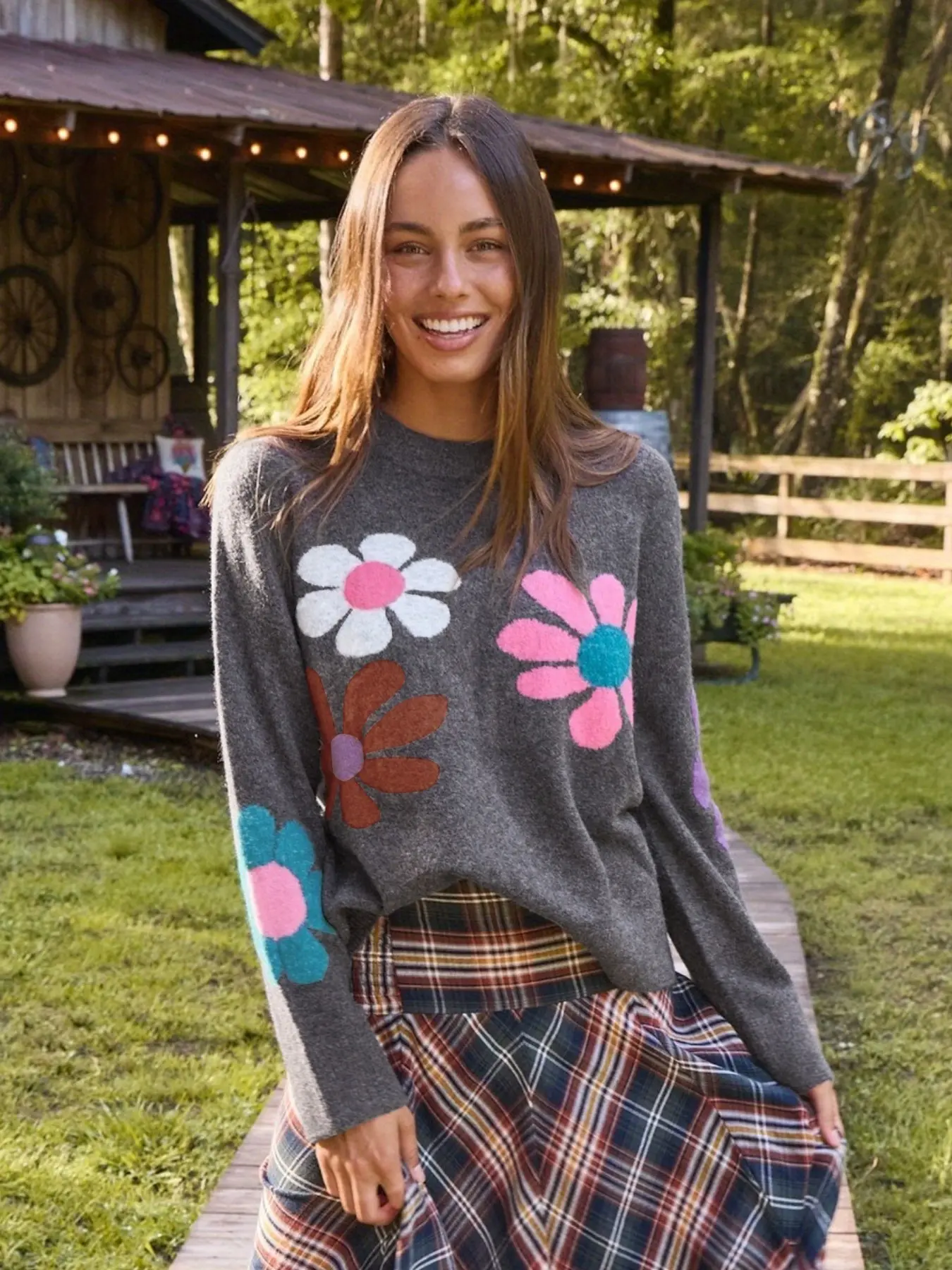 Women's Floral Graphic Knit Sweater, Grey Crew Neck Daisy Pullover, Casual Long Sleeve Jumper for Fall & Winter, Cute Aesthetic Knitwear