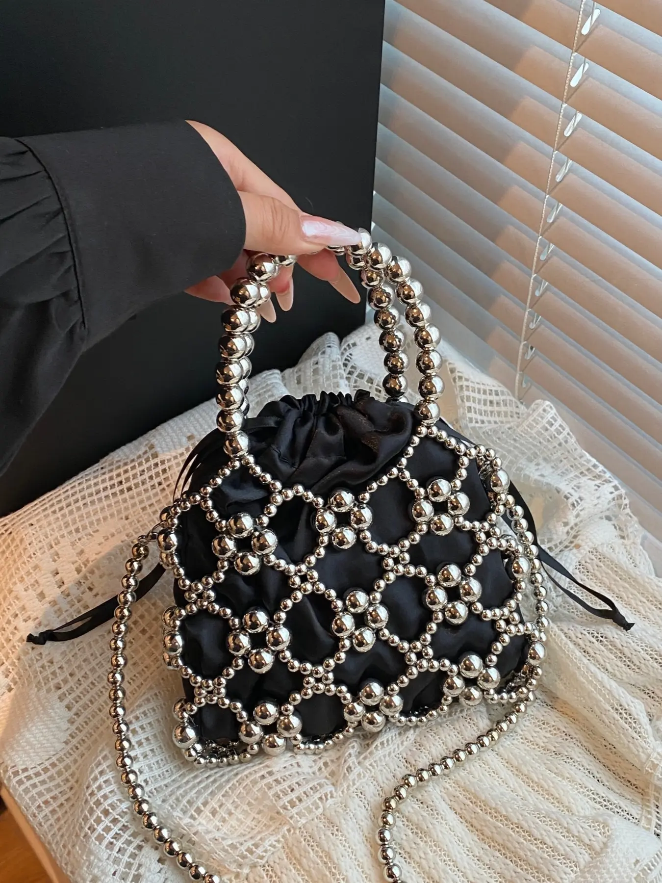 Casual Korean-style niche design women's bag, simple and fashionable sweet shoulder crossbody bag with pearl strings women's handbag