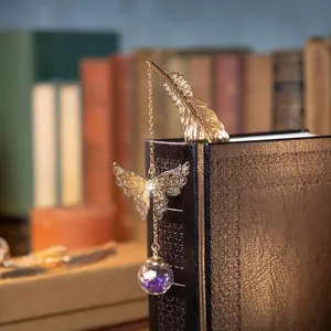 Metal Feather Bookmark with Butterfly Charm, Unique Vintage Style, Perfect Gift for Readers Teachers Book Lovers, Valentine's Day Women