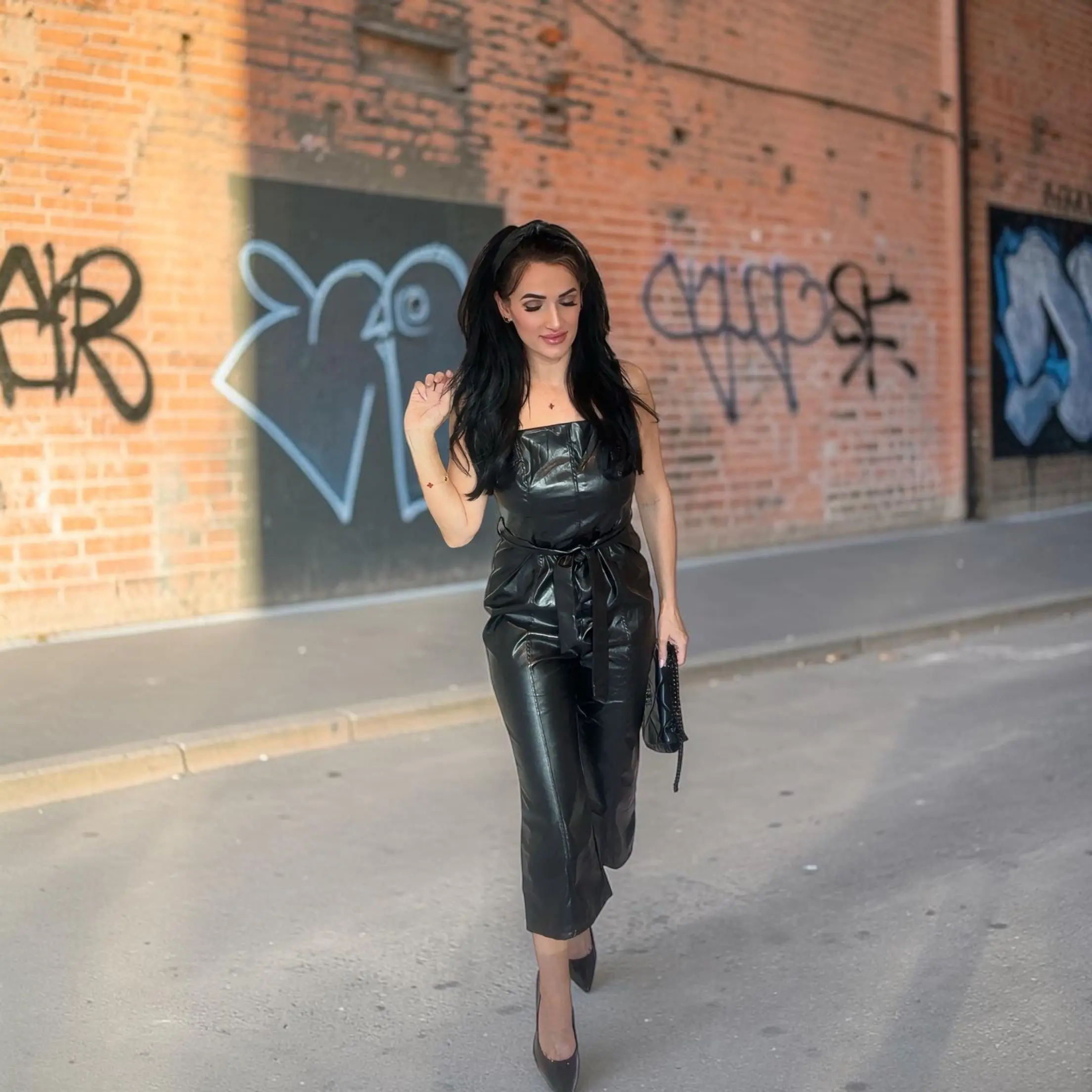 Women's Chic Lightweight Sleeveless Strappy PU Leather Self-Tie Wide-Leg Jumpsuit, Stylish Overalls Set, Style, Breathable, Evening, Fabric, Statement, Earrings