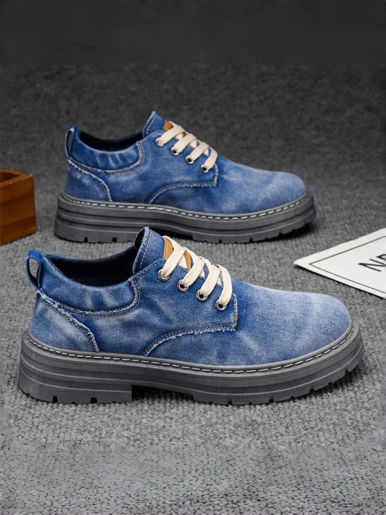 1 Pair Men's Retro Denim Work Shoes | Street Trend Style | Washed Denim Upper + Platform Height Boost + Contrast Laces | Streetwear / Workwear Outfits / Daily Looks, Eye-Catching Fashion Sneakers