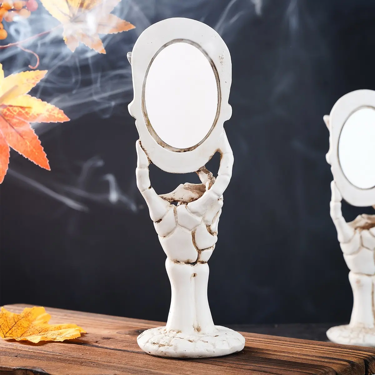 Resin Skull Mask Mirror Halloween Decoration, Desktop Ornament, Makeup Mirror, Perfect for Halloween Parties and Day of the Dead Celebrations