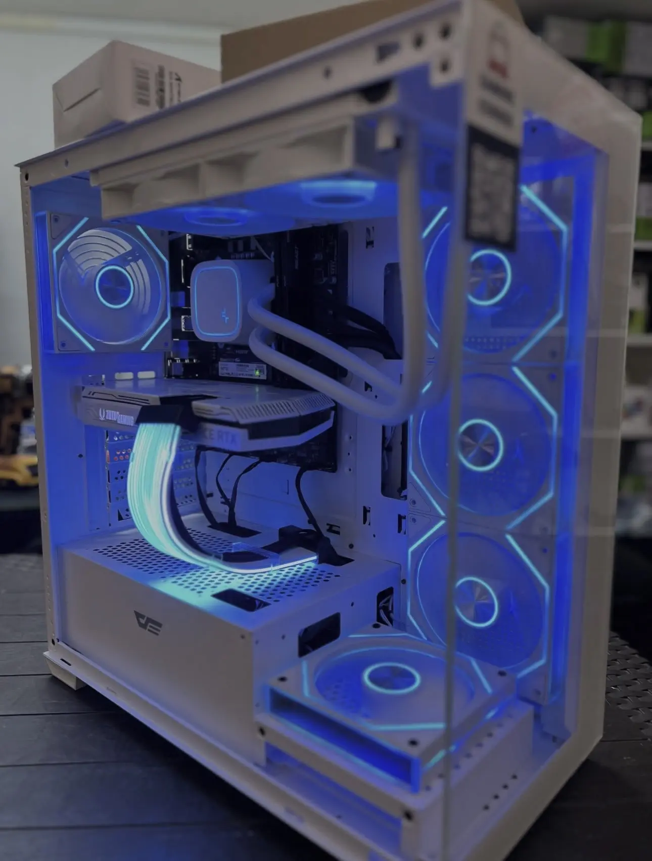 i5-12400F (NEW) + RTX 3070 8GB 16GB RAM | 512GB NVMe | 650W PSU (NEW) DeepCool LE520 White Cooler : H610-E Motherboard (NEW) Full Glass Gaming Case + ARGB