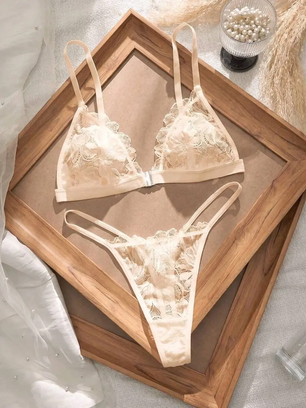 Floral Lace Lingerie Set With Front Closure Adjustable Straps Two Piece Underwear Set