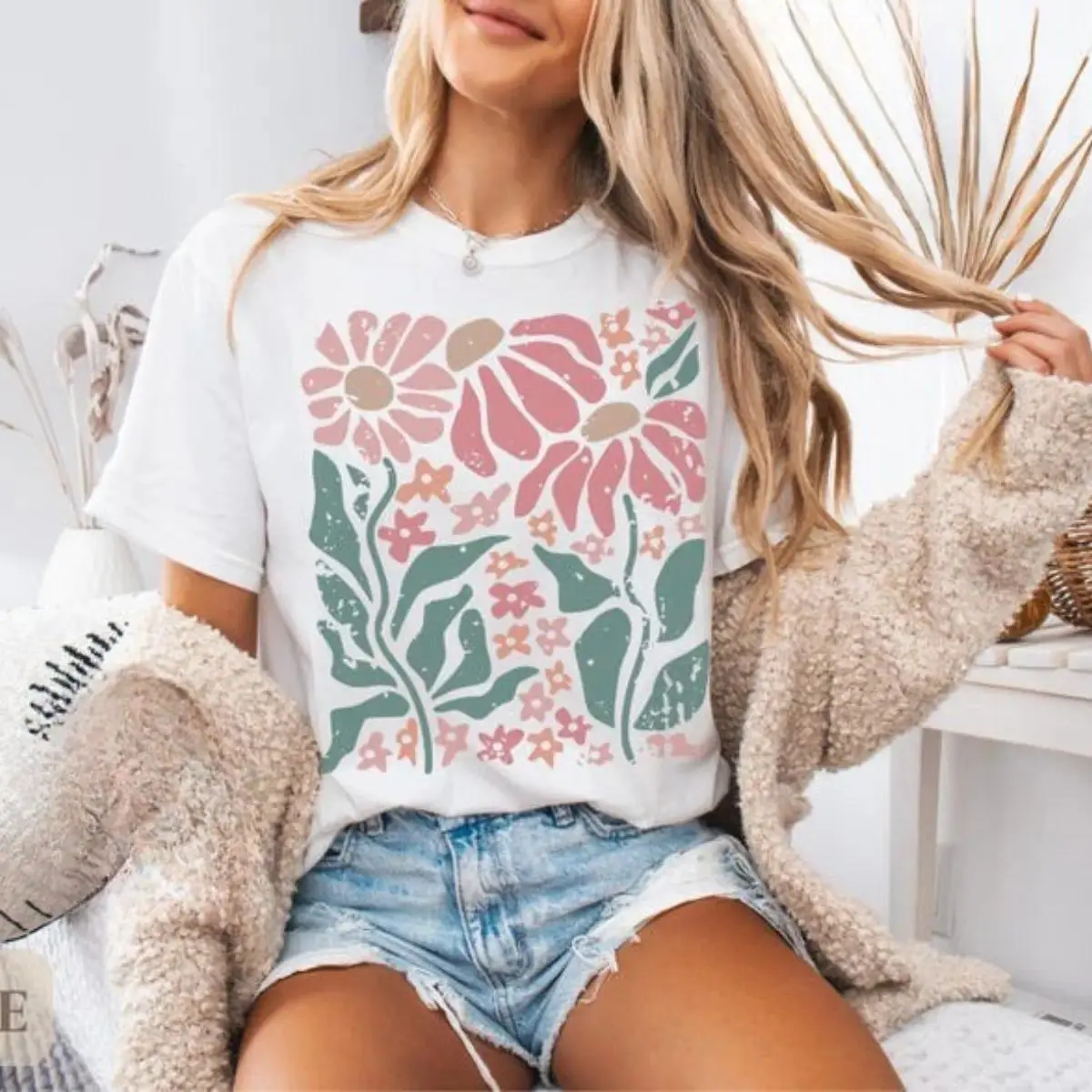 Comfort Colors Boho Daisy Flower Shirt  Botanical, Tee boho Tee wildflower shirt plant shirt gardener trendy gifts, Oversized Graphic Tee, Top