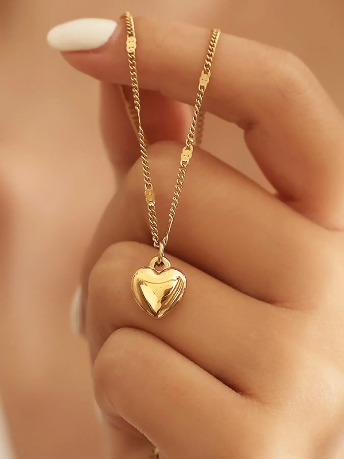 Charming Sweetheart Pendant Necklace, Love Heart Necklace, Small Heart Design, Versatile Women's Fashion Jewelry, Hypoallergenic Titanium Steel, No Allergy, No Fading
