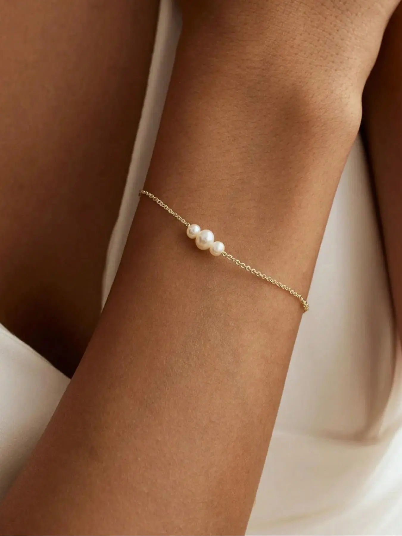 Elegant Simulated Pearl Chain Bracelet, Pearl Beaded Bracelet, Faux Pearl Jewelry, for Women, Pretty Bracelet, Perfect for Daily Wear, Dates, Weddings, Vacations, Gift Idea