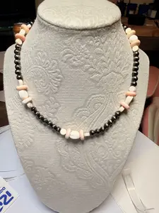 Pinch conch beaded necklace