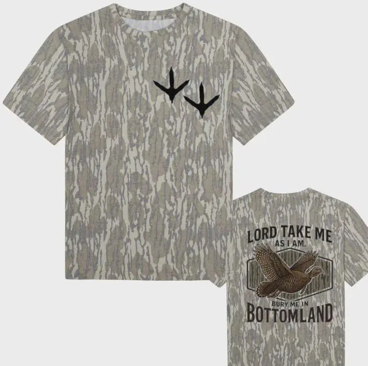 The "Lord Take Me As I Am" camouflage t-shirt with turkey and  Bottomland print is a street style item for men and women, made from premium cotton, perfect for couples, with a nautical camouflage pattern and suitable for everyday wear.