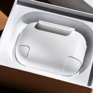 Wireless Earbuds with Active Noise Cancellation Adaptive Audio, USB-C Charging Case, Long Battery Life, Automatic Intelligent Matching Compatible with All Systems, Suitable for Listening to Music and Watching Movies