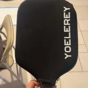 YOELEREY Carbon Fiber Pickleball Paddle T700 Raw Fiber for Power & Consistency USAPA Approved 3K CAS 16mm Core Ultra Comfort Grip