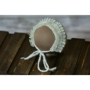 Mohair Bonnet with Lace - White