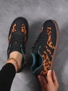 Women's Low-Top Leopard Print Sports Shoes, with Turquoise Accents, Lightweight Eva Shock Absorption, All Season Comfort, Leopard Print Sneakers