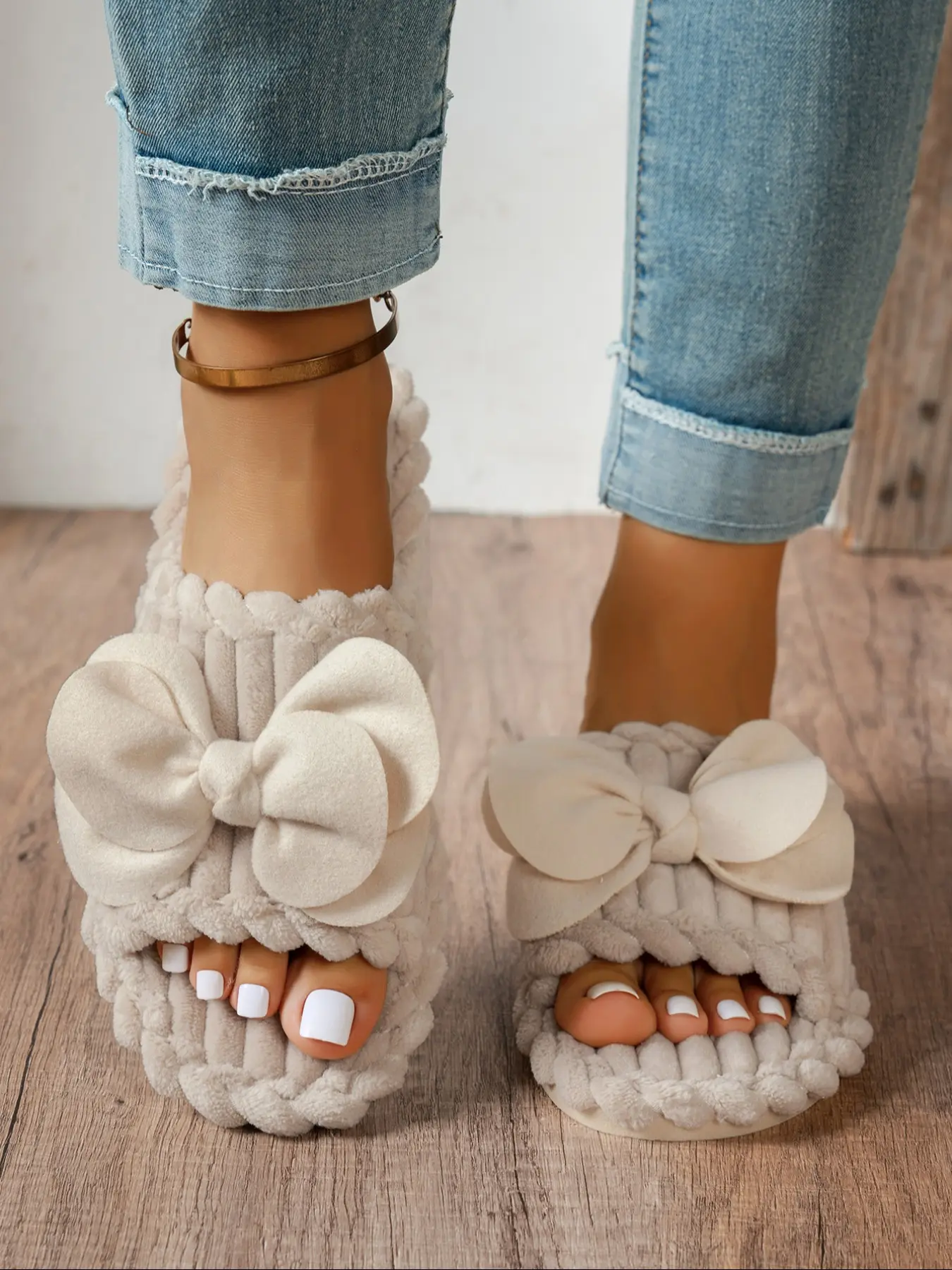 2026 Sweet Bow Women's Comfortable Low Heel Slide Butterfly Pattern Slippers, Ideal for Home, Simple and Elegant Design, Perfect for Fall & Winter