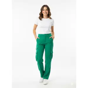 Pantalón Cargo Verde Esmeralda Stretch - Comodidad y Estilo al Máximo
