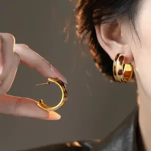 High-end, lightweight luxury fashion vintage C-shaped leopard print earrings for women, with a unique and distinctive small-quantity design.These earrings make a perfect gift for girlfriends.