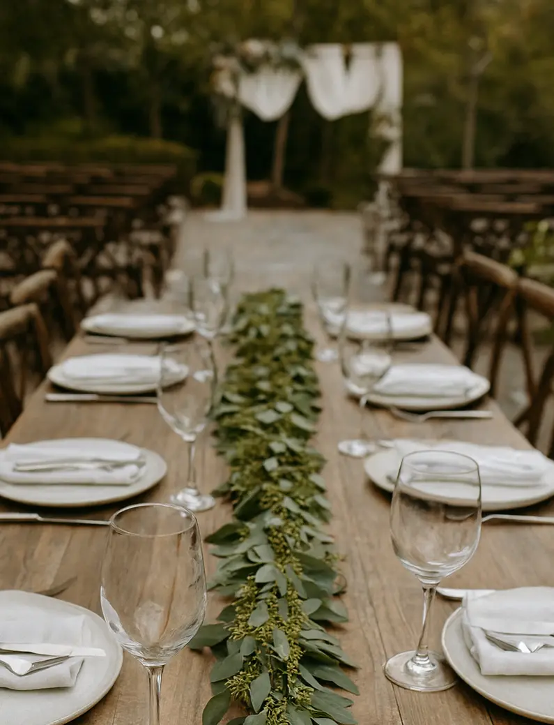 Seeded Eucalyptus Garland | 6 ft | Fresh Farm-Grown | Weddings, Tablescapes & Home Décor (TK)