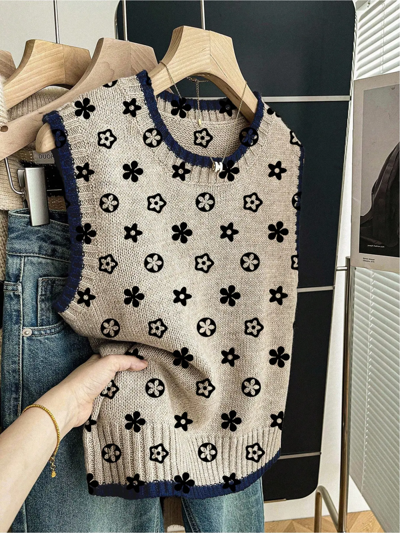 One piece + Women's spring/summer loose-fit round-neck sleeveless knitted top with dark blue trim & black floral prints. Perfect for back-to-school casual wear. Pair with a vest or wear solo. Womenswear