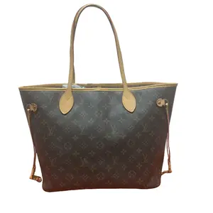 Pre-owned Louis Vuitton Neverfull MM Size Tote Bag Monogram Canvas Large Capacity Travel & Everyday Use Durable Stylish Material Versatile for Journeys and Daily Outings