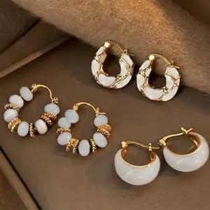 Vintage Elegant Resin Earrings Set for Women, Amber Color, Perfect for Daily Wear, Parties, and Balls, All Seasons